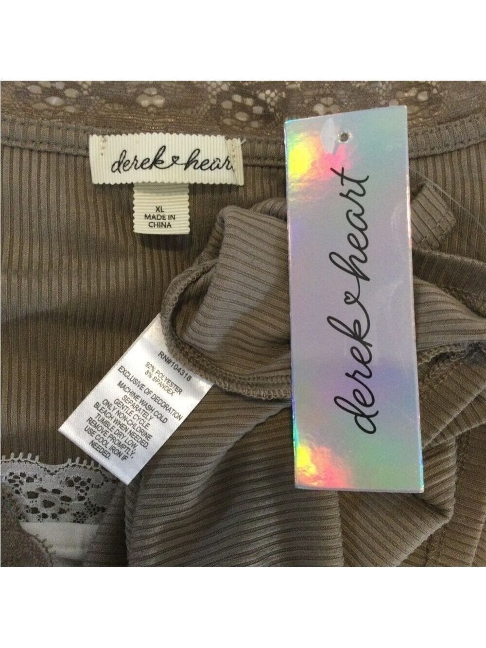 Derek Heart cocoa cropped tee with white lace trim inset Woman’s XL - Picture 9 of 9